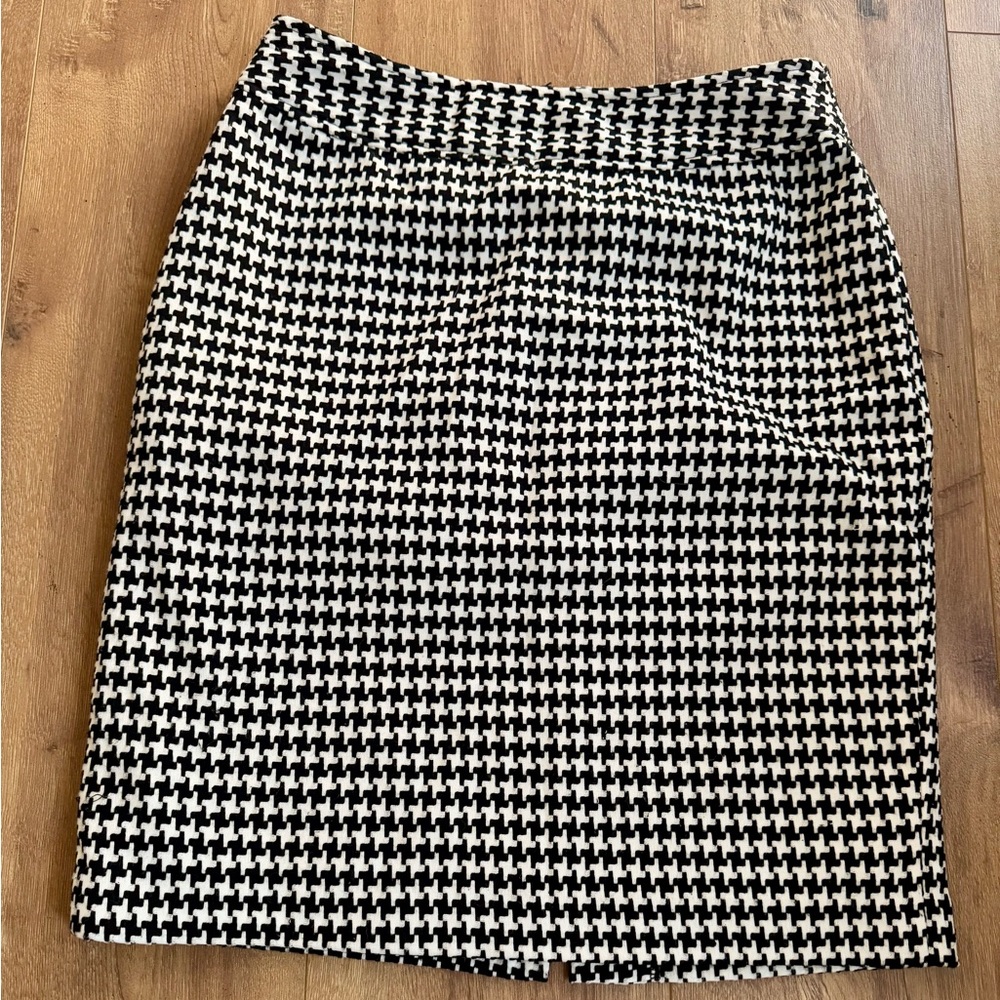 Worthington Black and White Houndstooth Pencil Skirt